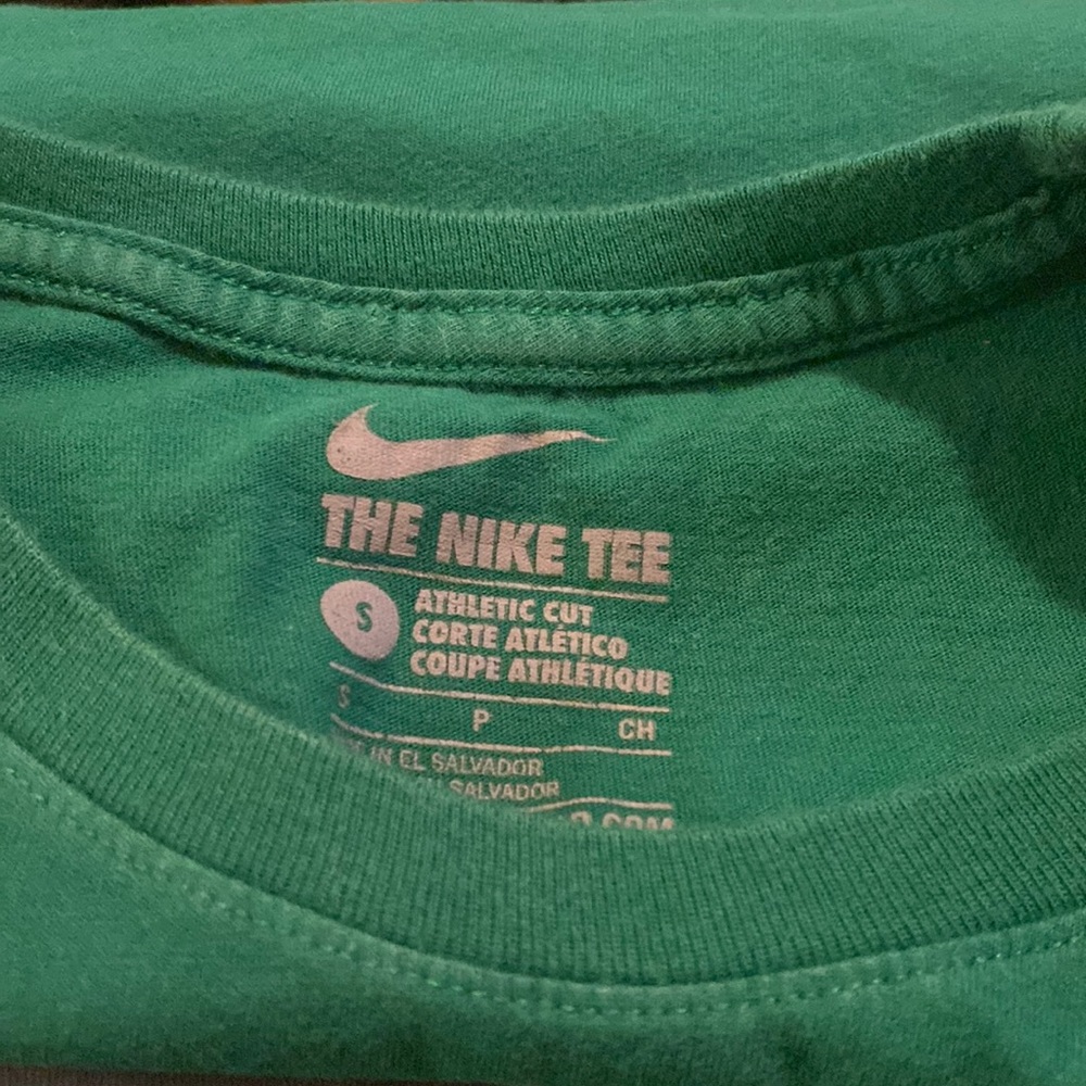 Nike size small green shirt sleeve T-shirt - Picture 2 of 7